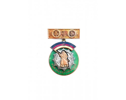 Знак "Für den Dienst am Volke"